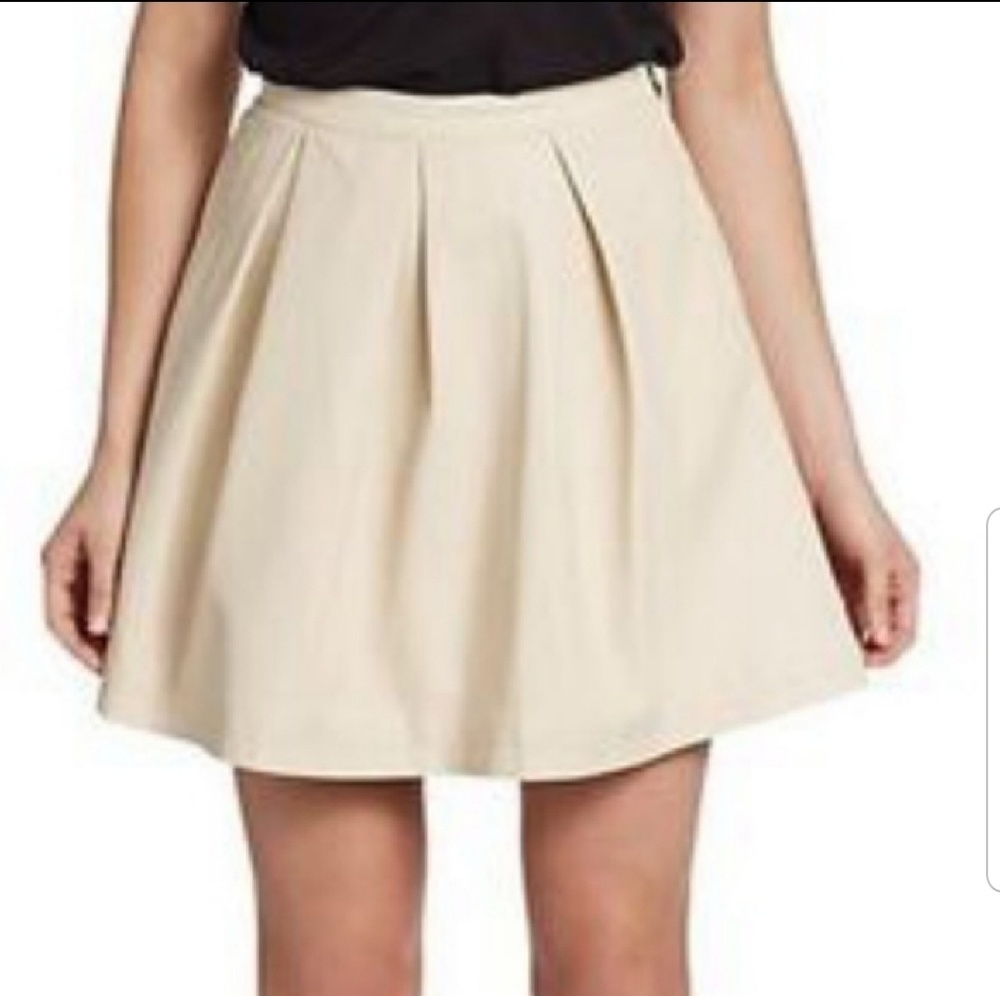 French Connection Pleated mini skirt sz 0